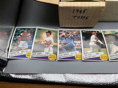 Lot 20c Lot Of 2 Boxes Of 1985 Topps Baseball Cards Richard