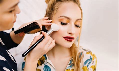 Los Imprescindibles Lista De Productos Básicos De Maquillaje Que No