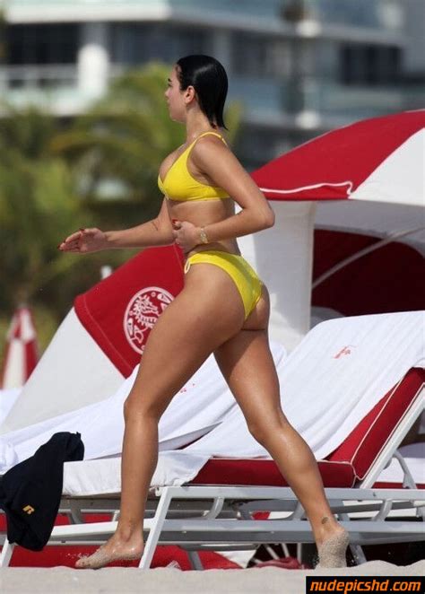 Dua Lipa Perfect Ass In Yellow Bikini Nude Leaked Porn Photo 909484