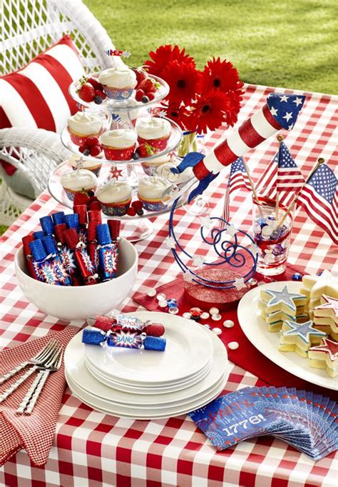 20 Lovely Patriotic Celebration Table Ideas