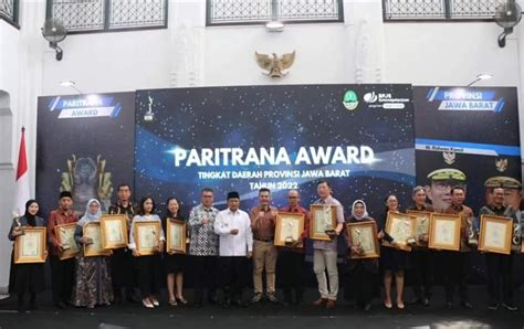 Pemkab Sukabumi Raih Penghargaan Paritrana Award Juara Ke Kategori