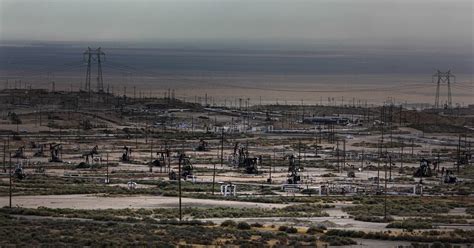 Court Kern County Broke Law With Oil Drilling Permits Los Angeles Times