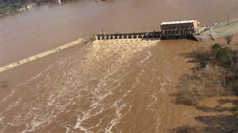 Crisp County Power Commission opens flood gates at Lake Blackshear | WFXL