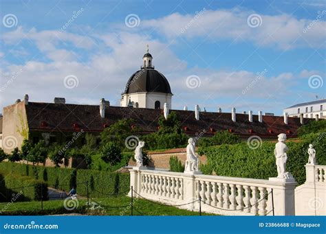 Statues From The Belvedere The So Called Terrazza Dell Infinito The