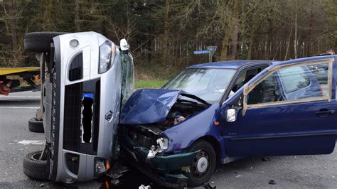 J Hriger Wendet Auto Und Verursacht Unfall Ndr De Nachrichten