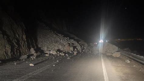 Artvin Ardahan Karayolunda Heyelan O Anlar Kamerada