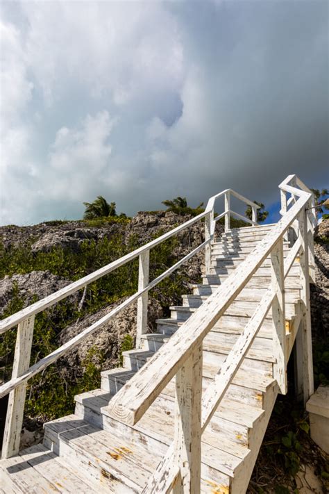 Aguaribay A Cliffside Villa In Turks And Caicos With An Elevated View