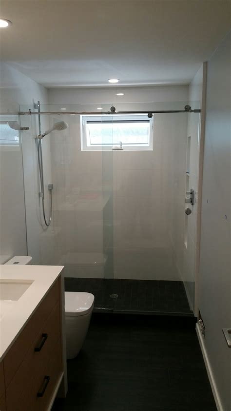 Custom Frameless Shower Enclosures and Shower Doors