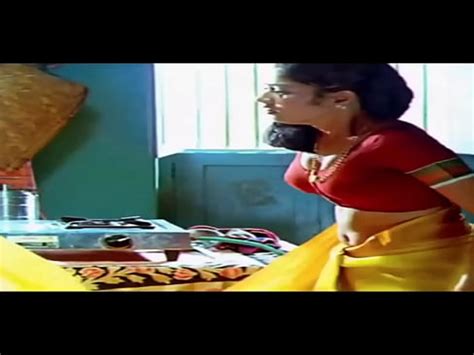 Desi Bhabhi Mostrando Enorme Escote Boob XVIDEOS
