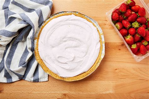 No Bake Yogurt And Cool Whip Pie Recipe