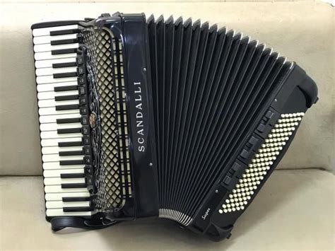 Sanfona Antiga - Acordeon sanfona scandalli super vi l em Brasilia | Clasf som-e-imagem ...