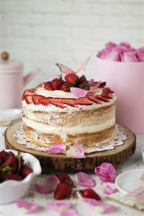 Van Lyali Lekl Naked Cake Damy S Kitchen