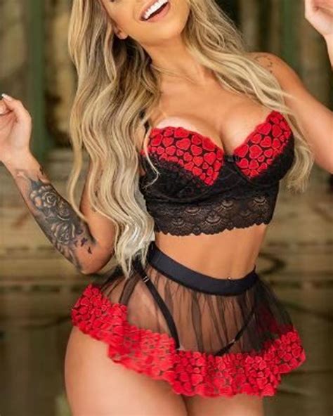 Ensemble de lingerie en dentelle transparente en maille brodée de cœur