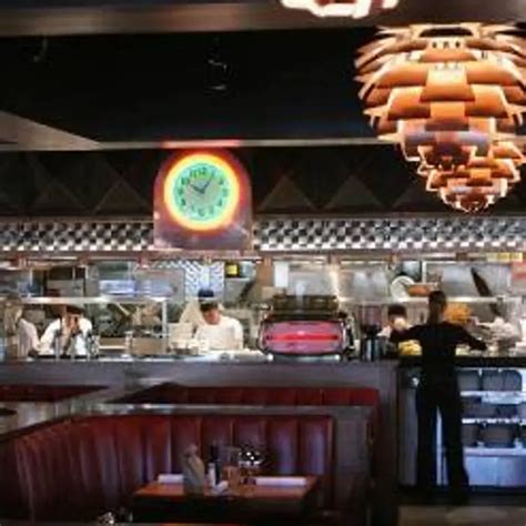 Houston's - Scottsdale - Updated 2025, American Restaurant in ...