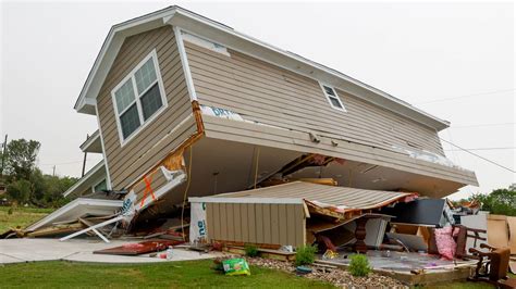 Bejsment Tornada pustoszą USA