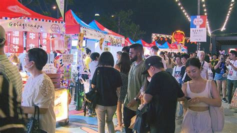 【香港夜繽紛】灣仔海濱墟市晚飯時間人頭湧湧 有檔主稱將減價促銷 無綫新聞tvb News