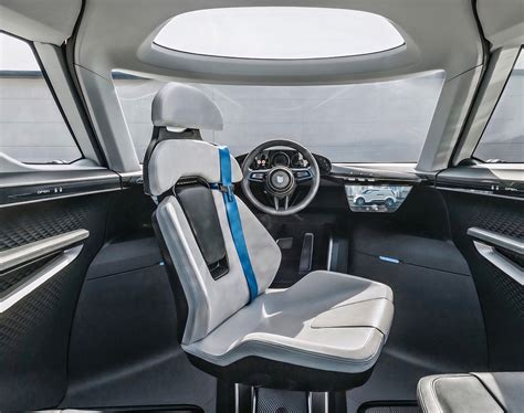 Futuristic Porsche Vision Renndienst Electric Van Has an Interior with ...