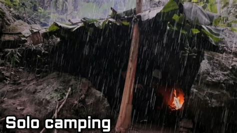 SOLO CAMPING Membuat Shelter Di Hutan Saat Hujan Deras Menginap