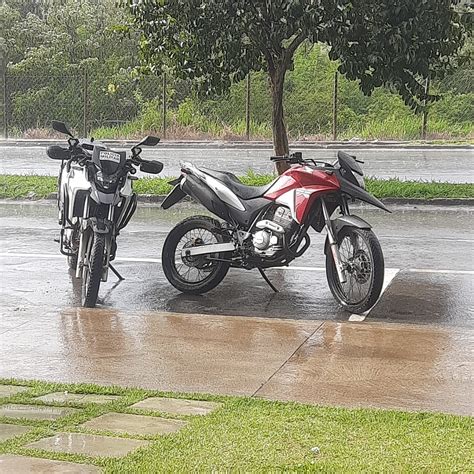 Motociclista Sem Cnh Moto Irregular E Namorada Na Garupa Foge Da Pm