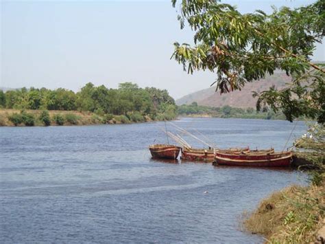 Savitri River is located in the district of Raigad in Maharashtra ...