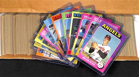 Lot Detail 1975 Topps Baseball Card Complete Set Mostly VG EX