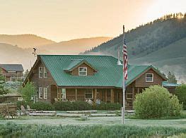 4 Stanley Lodging choices/places to stay provided by local Idahoans