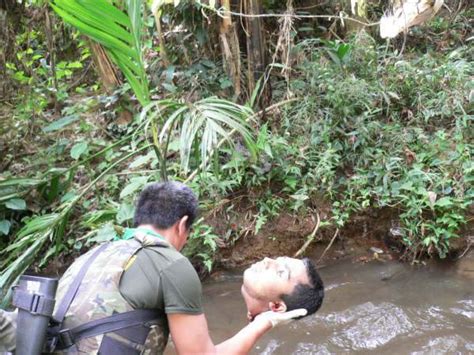 Storiesfromaroundtheworld Penggal Kepala Askar Thailand