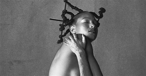 Will Smith S Daughter Willow Smith Appears Half Naked As She