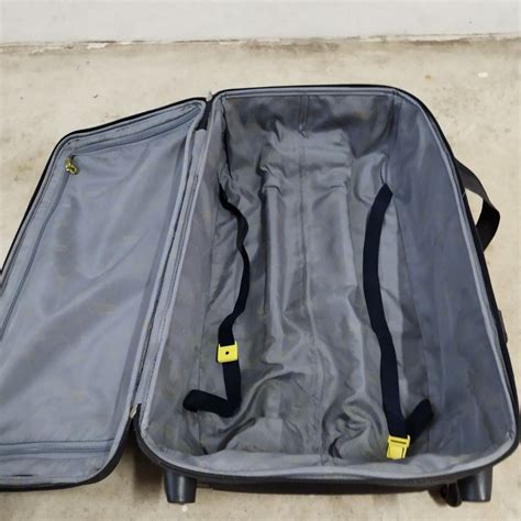 Samsonite lightweight 28inch luggage, Hobbies & Toys, Travel, Luggage ...