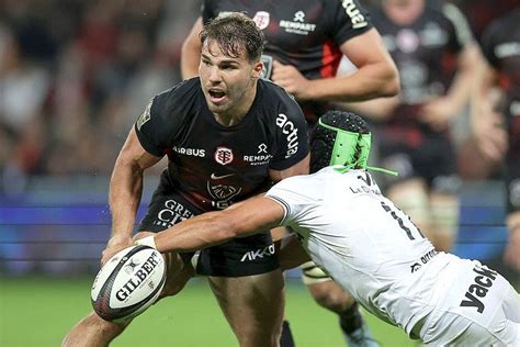 Rugby Top 14 Toulouse avec un énorme Ange Capuozzo punit Toulon sur