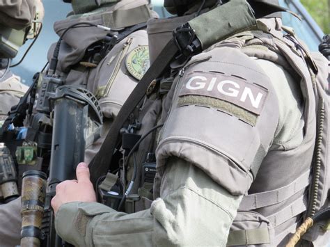 Tours Le Gign Mobilis Pour L Arrestation De Six Personnes Soup Onn Es