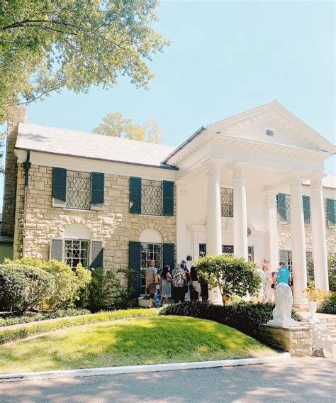 Visiting Graceland | What To Expect and How Long It Will Take