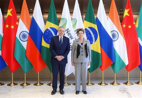 Alberto Fern Ndez Se Re Ne Con La Presidenta Del Banco De Los Brics