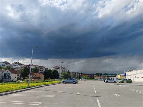 Nevreme Pra Eno Gradom Pogodilo Prokuplje I Mero Inu