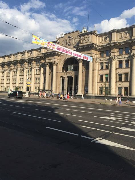 Uno De Los Edificios Antiguos Del Centro De La Ciudad De Minsk