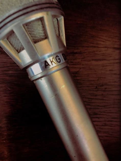 AKG D 190E Microphone vintage dynamique années 70 Kaufen auf Ricardo