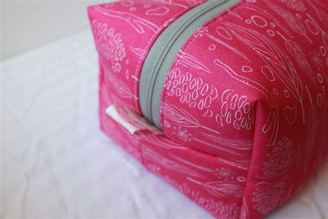 Easy Zippered Box Pouch Sewing Tutorial With Free Video Instructions