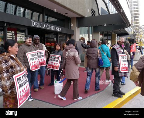 Hotel Workers on Strike Stock Photo - Alamy