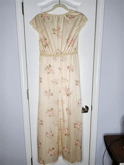 Womens Vintage Miss Elaine Long Nightgown Peach Flor… Gem