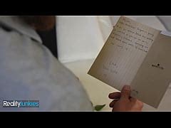 Realityjunkies Brad Newman S Wife Surprises Him With A Special Gift Alyx Star A Boiling Hot