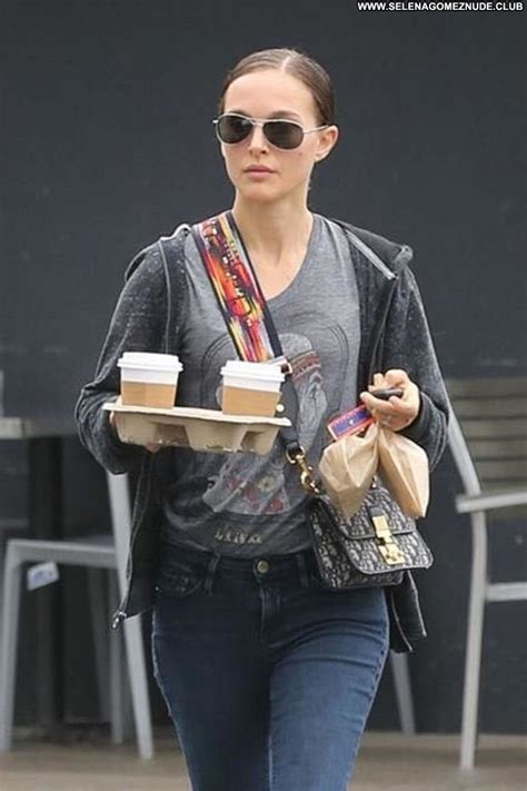 Natalie Portman No Source Posing Hot Babe Celebrity Beautiful Sexy Nude Celebrities Mobile