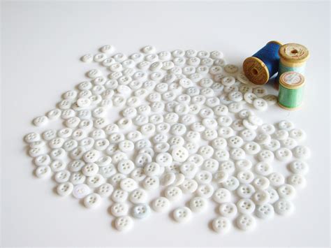 White Milk Glass Vintage Buttons Four Holed Buttons 58 Etsy