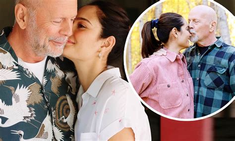 Emma Heming And Bruce Willis Kiss