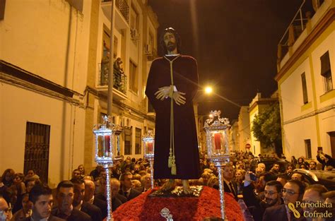 Periodista Cofrade EL MULTITUDINARIO VÍA CRUCIS DEL CAUTIVO DE SANTA