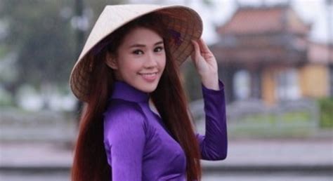 Chùm ảnh đẹp Hot girl Ngọc Thảo khoe sắc trong tà áo dài