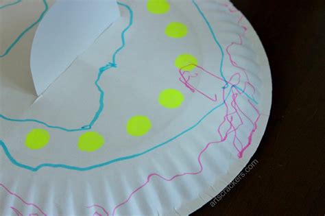 Diy Glow In The Dark Paper Plate Flying Saucer Diy Glow Paper Plates