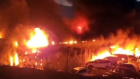 Olbia Incendio Carrozzeria Renault Video Dailymotion