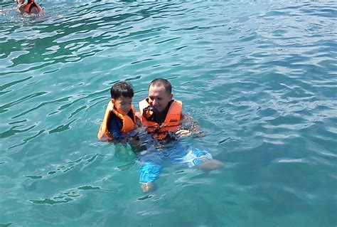 Teach Kids to snorkel – Snorkeling Thailand