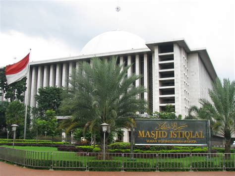 Megahnya Masjid Istiqlal Jakarta