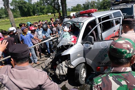 Kecelakaan Di Jalur Mudik Lintas Tengah ANTARA Foto